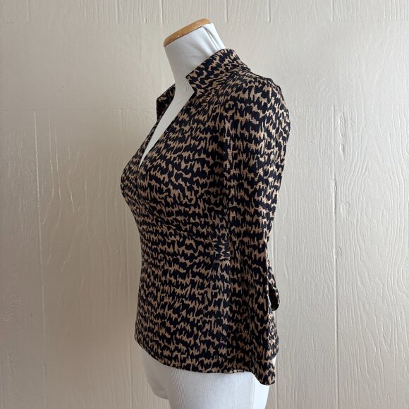 DVF Diane Von Furstenberg Vintage Silk Printed Flattering Collared Wrap Top - Picture 10 of 13